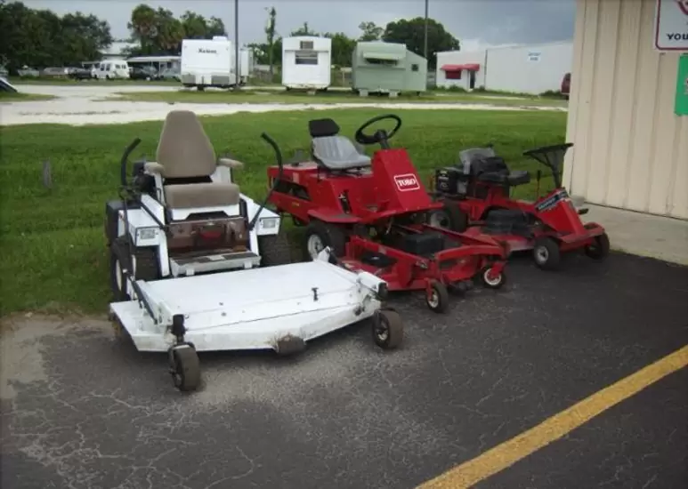 $800 Used Lawn Mower Equipment (Bradenton
                                                for sale
                                in
                                Sarasota,
                                Florida