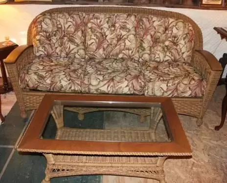 $475 Wicker Couch and Table
                                                for sale
                                in
                                Chesney Shores,
                                Illinois