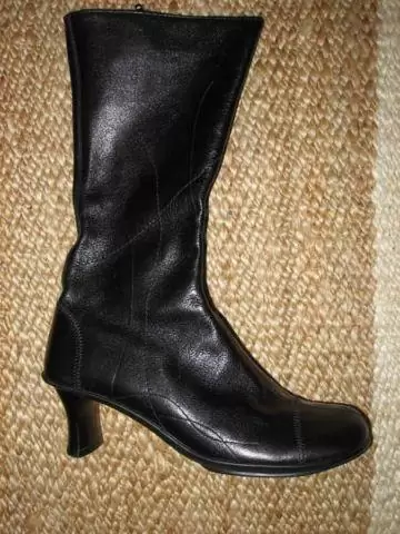 $95 GENTLE SOULS (pre-K.Cole) New w Box Leather Black Boot (mid-calf) 7.5M
                                                for sale
                                in
                                Manhattan,
                                New York