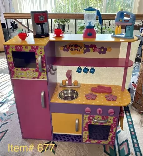 $90 Groovy Girls Kitchen Set w/ many extras PRICE DROP
                                                in
                                Murray,
                                Utah